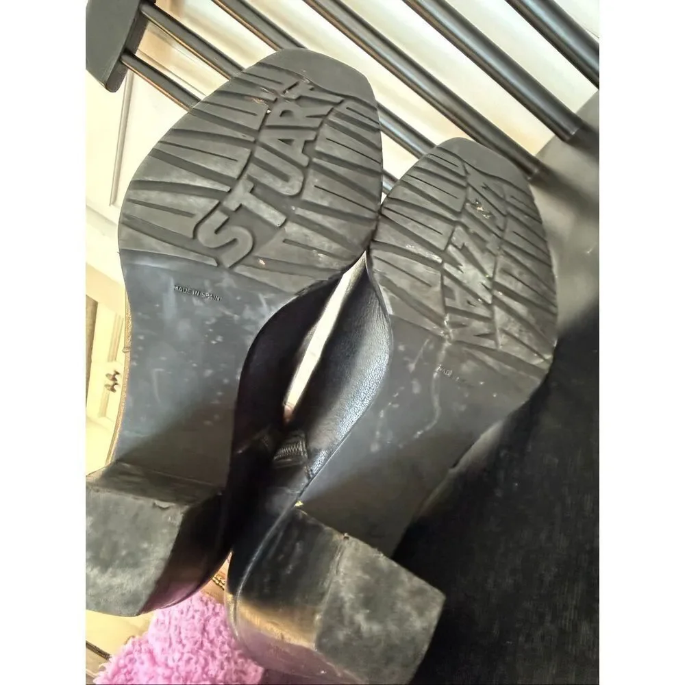 Stuart Weitzman black leather square toe bootie size 8.5